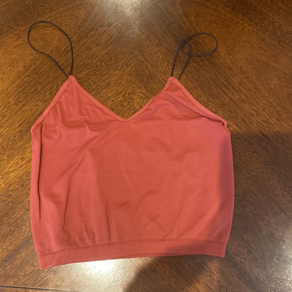Bundle of tank tops - Picture 10 of 11